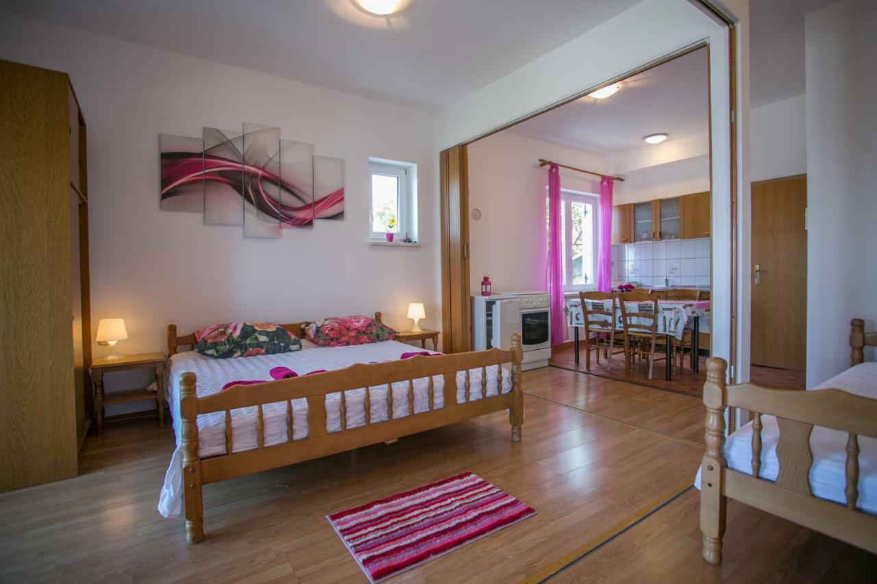 Apartments Katica Сен Екстериор снимка