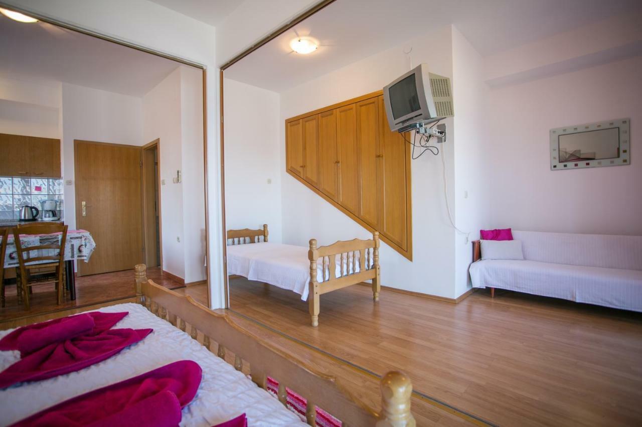 Apartments Katica Сен Екстериор снимка