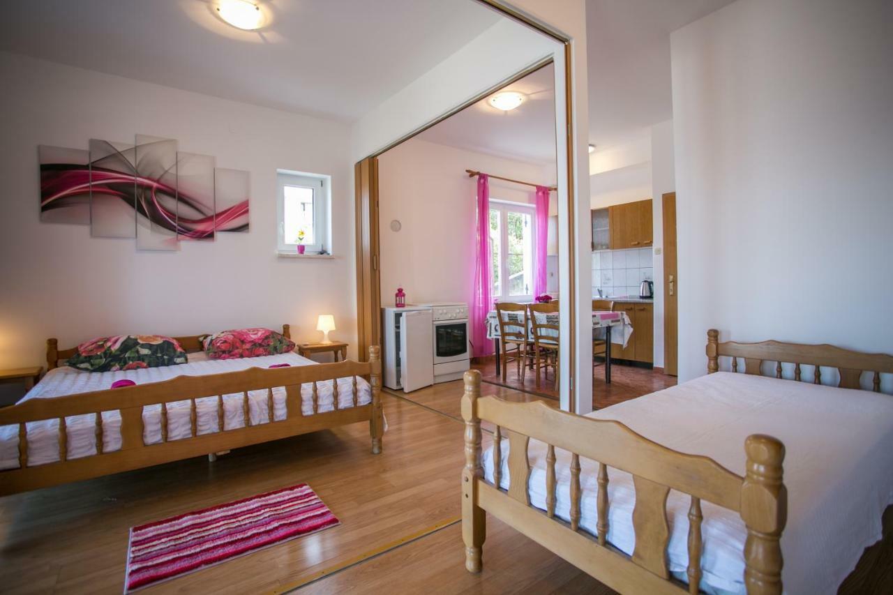 Apartments Katica Сен Екстериор снимка